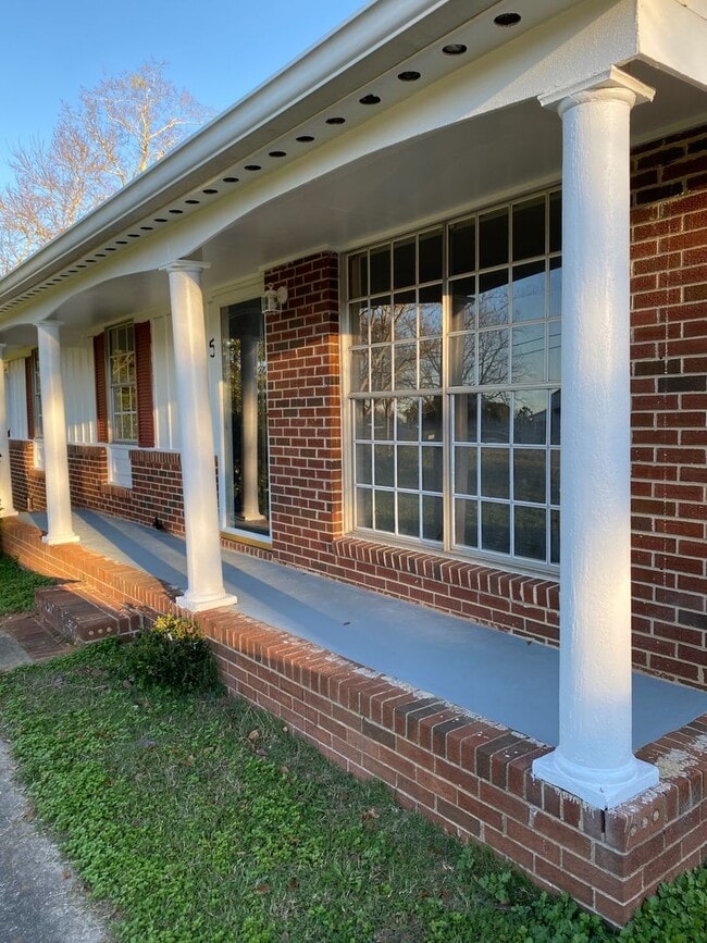 115 Berry Dr