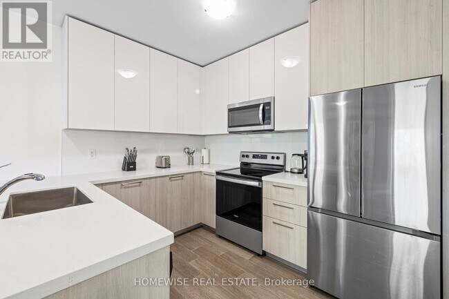 Photo - 1673 Bathurst St