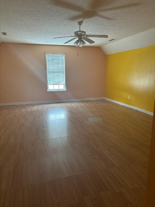 Photo - 202 Wellington Dr