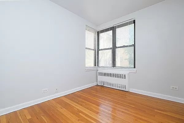 Photo - 2244 Bronx Pk E