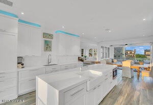 Photo - 985 Ocean Ave