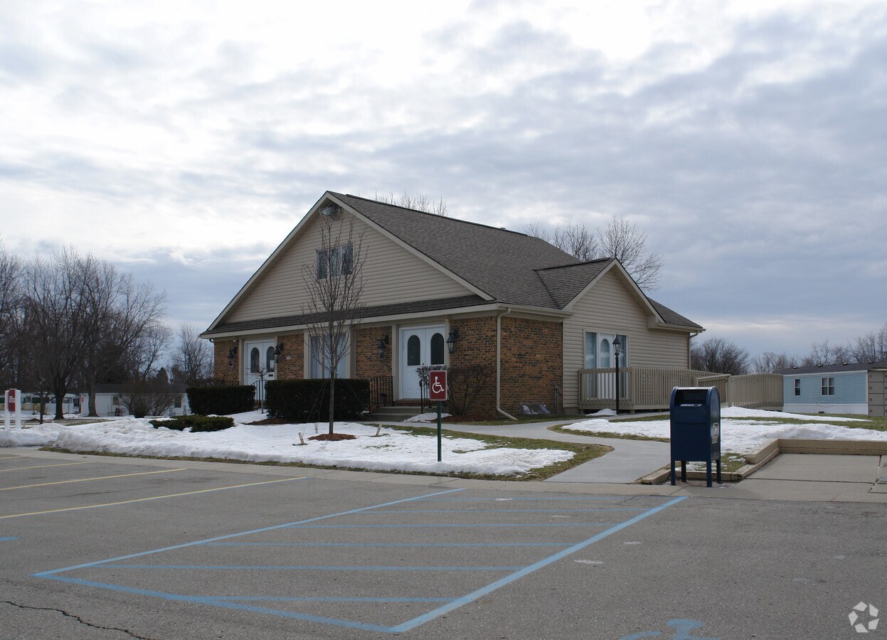 Stonegate Manor - Stonegate Manor Apartments