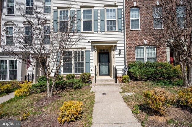 Building Photo - 208 Freesia Ln