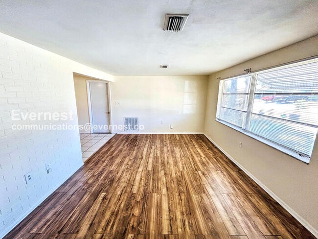 Photo - 3600 Berkshire St