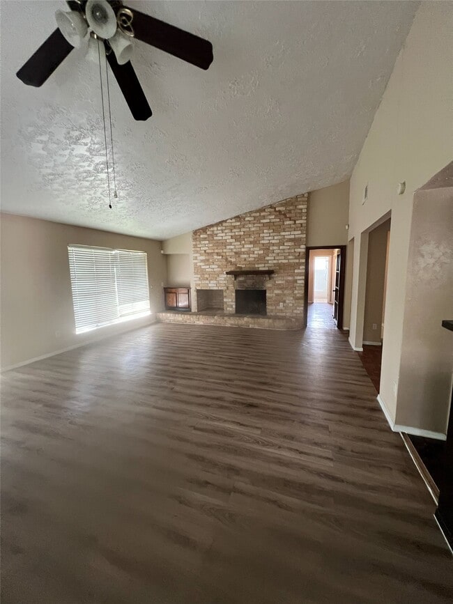 Building Photo - 10115 Overview Dr