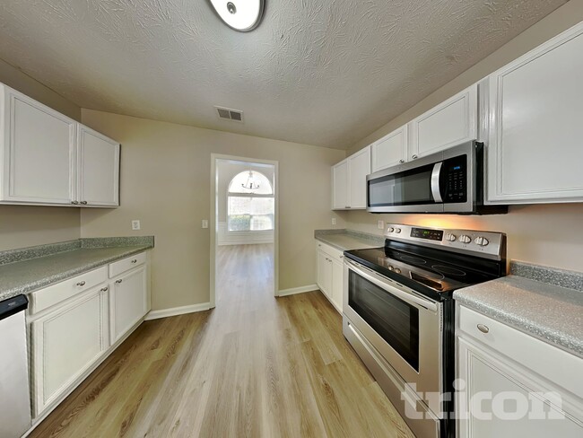 Photo - 210 Shenandoah Dr