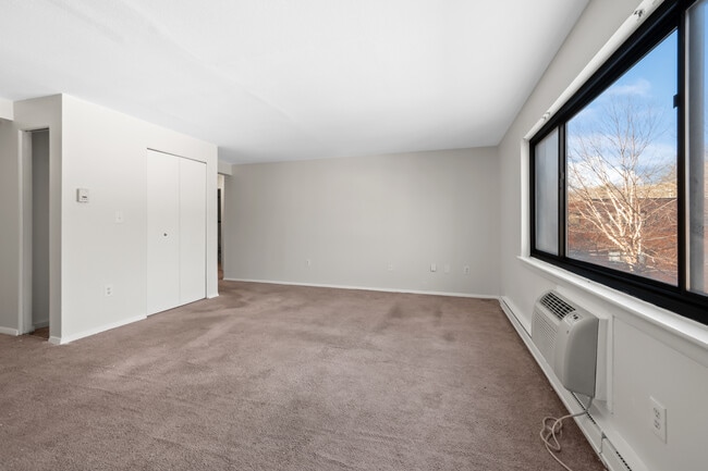 Photo - 43 Olcott Dr