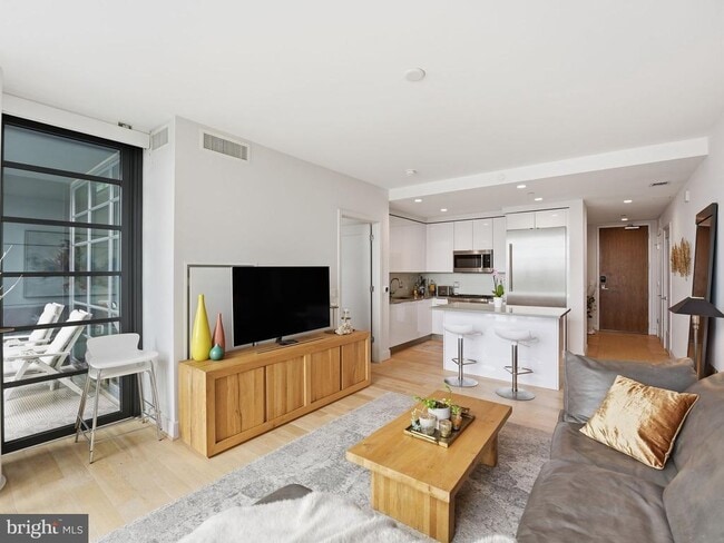 Photo - 45 Sutton Square SW Unit 702