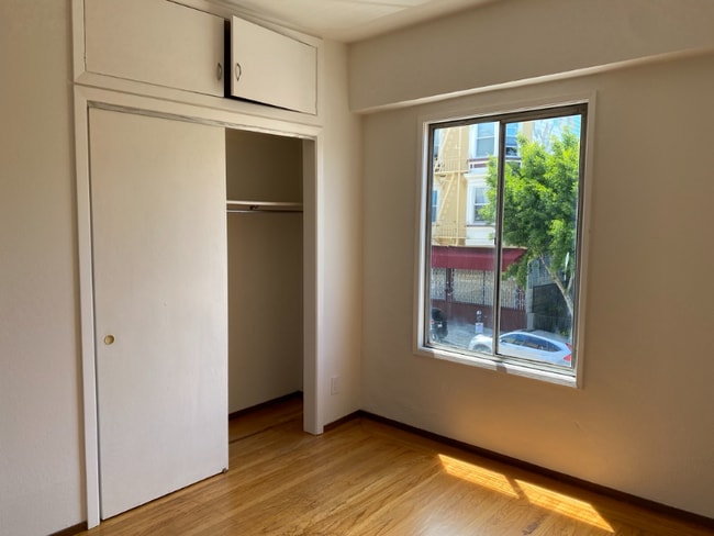 Photo - 1208 Powell St Unit 6