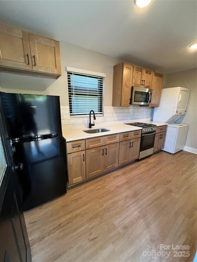 Photo - 402 N 4th St