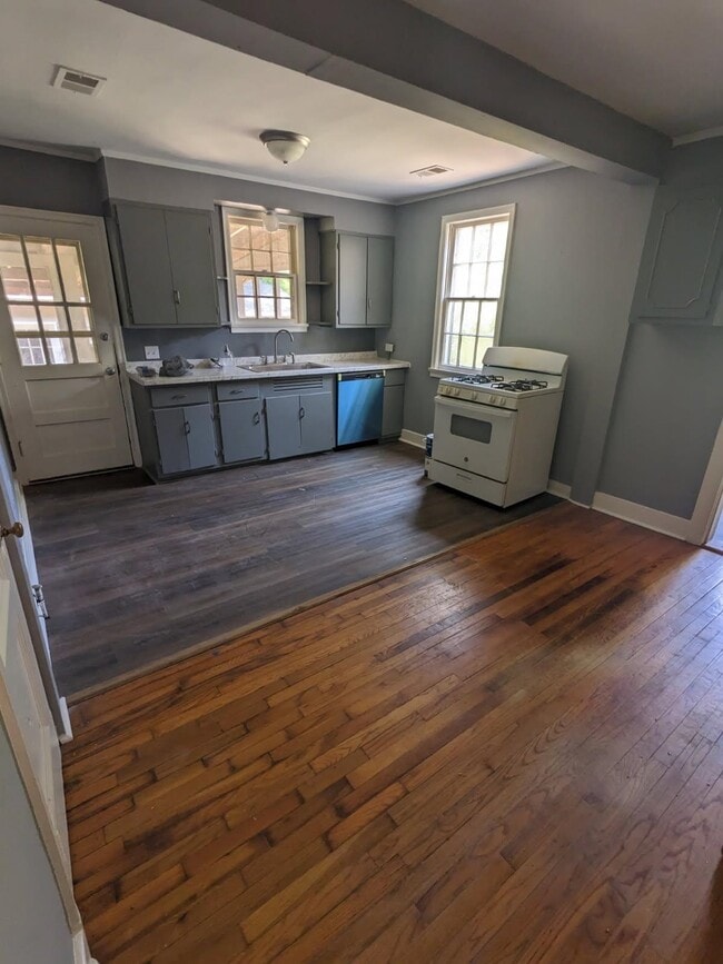 Photo - 1267 Garden Rd