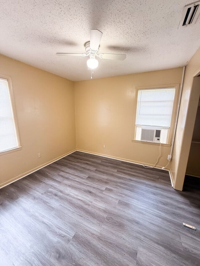 Photo - 1200 Bethune St