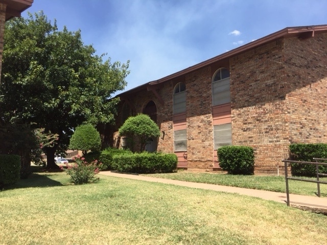 The Summit Apartments - The Summit Apartments