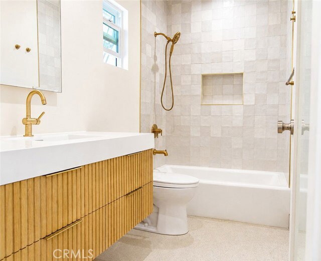 3647 1/2 Brunswick Avenue, Los Angeles, CA 90039 - 2 BR 2 BA house