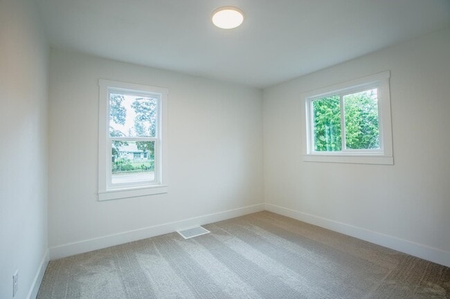 Photo - 6822 E 7th Ave