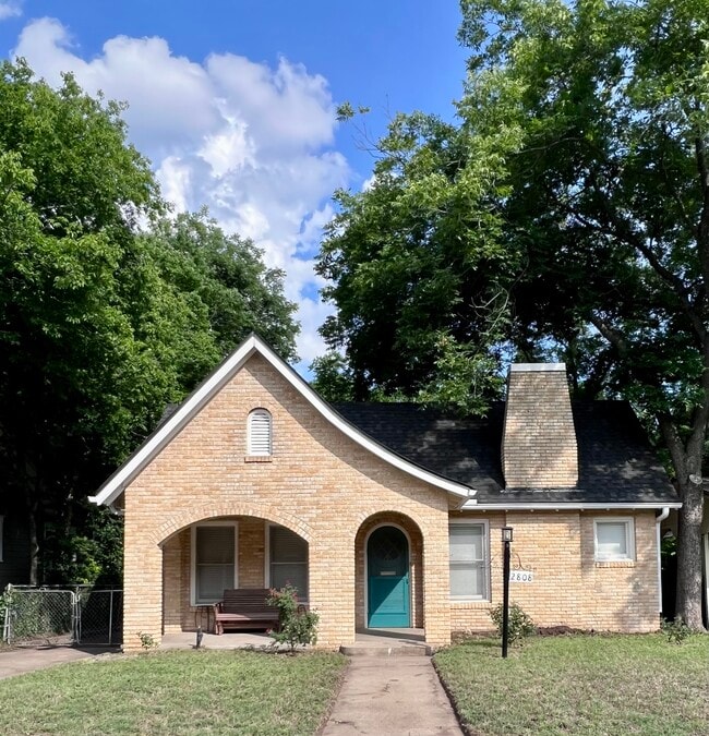 Photo - 2808 Morrow Ave