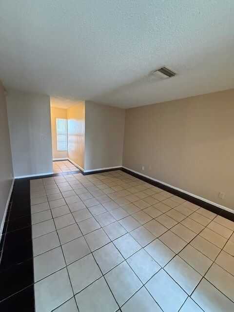 Photo - 3907 Unidad 2