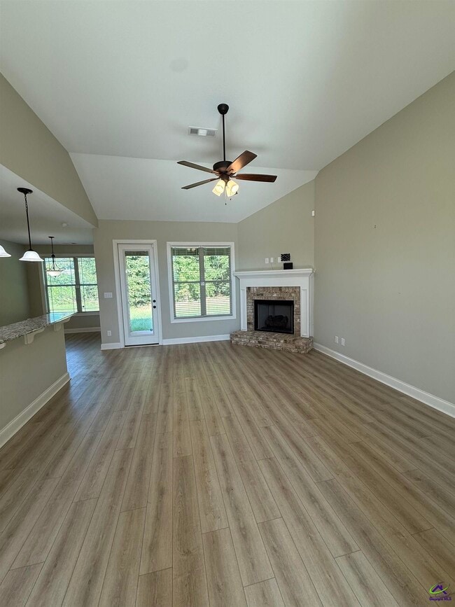 Photo - 103 Hattie Ct