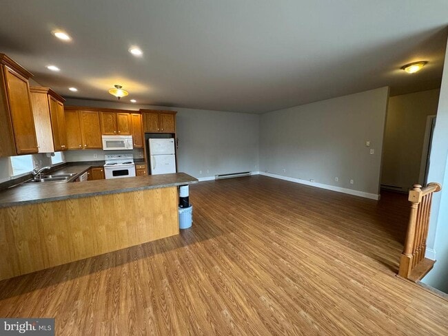 Building Photo - 328 N Charlotte St Rental