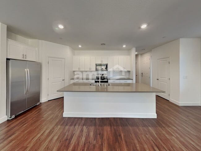 Photo - 642 N Water St