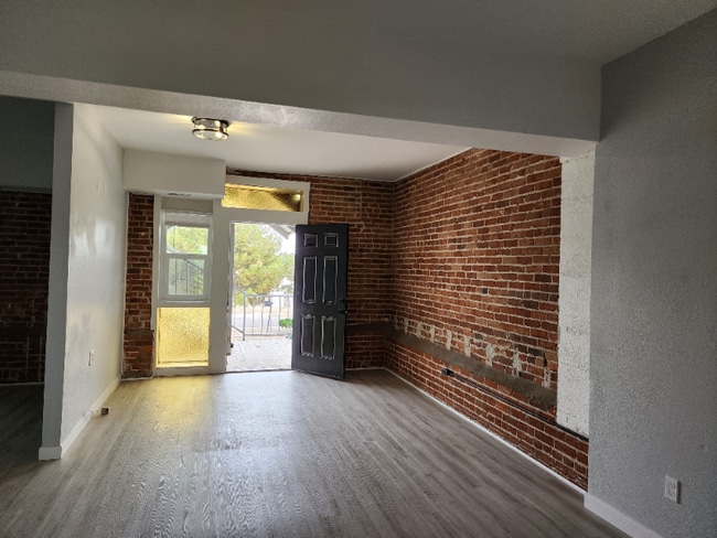 Building Photo - 109 N Kimball Ave