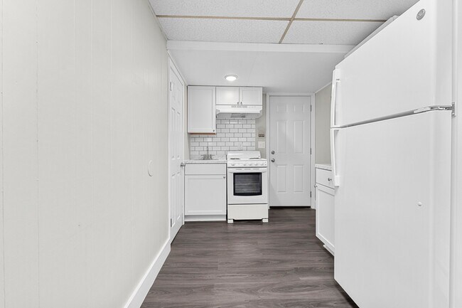 Photo - 19162 Beech Daly Rd