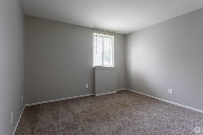 1 Br, 1 Ba - 598 SF