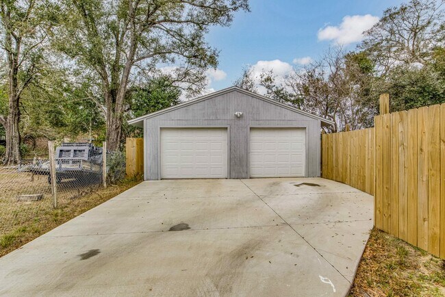 Photo - 5779 Wickford Ln