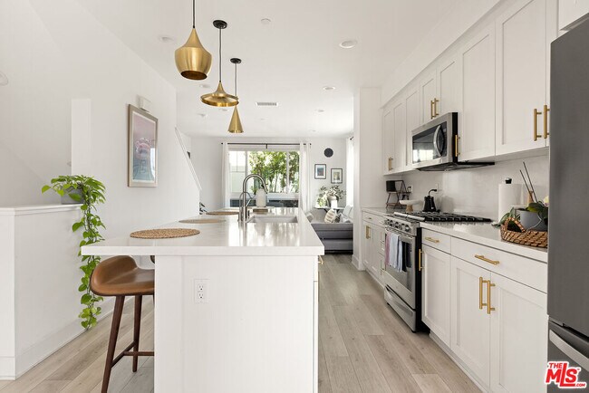 2931 W Exposition Pl Unit 1
