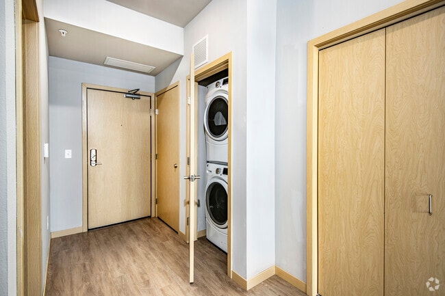 ESTUDIO, 1BA - 572SF - Reserve at High Point