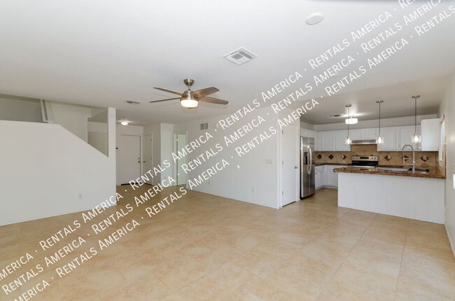 Photo - 2076 Silver Grass Pl