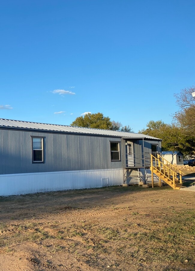 Building Photo - Early Bird Estates Unit #9
