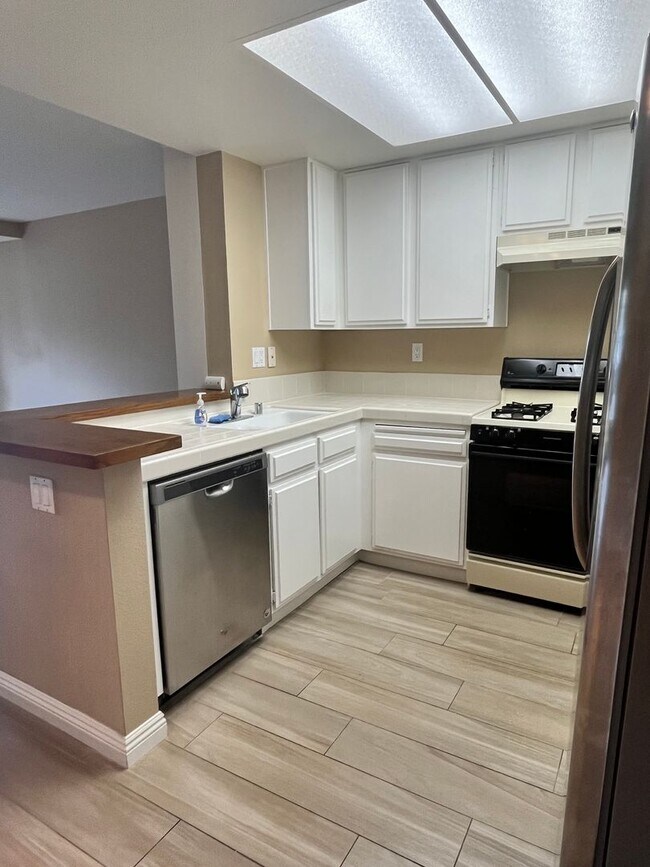 Photo - Ground Floor Condo - Available For Lease!
