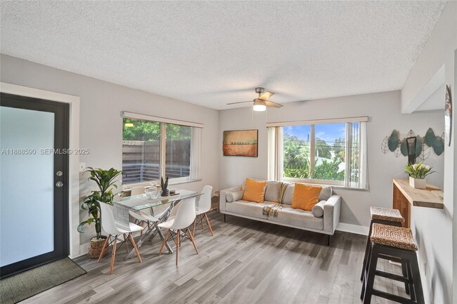 Photo - 335 SW 20th St Unit 10