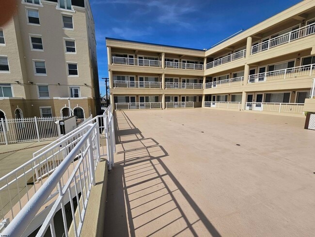 Photo - 6100 Boardwalk Unit 104