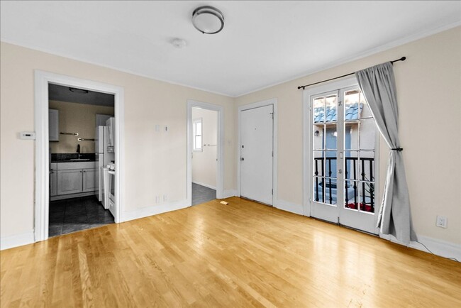 Photo - 378 1/2 Columbia Ave Apartment Unit 324