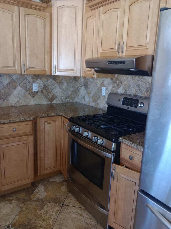 Three Bedroom on Armory - Three Bedroom on Armory House