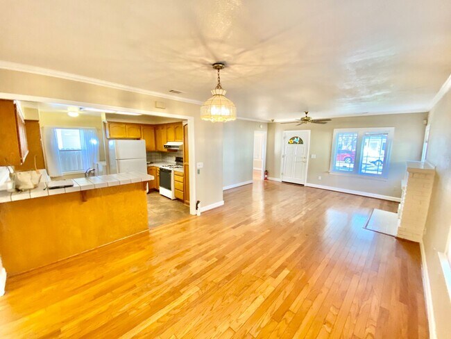 Photo - Adorable Home in Mid-town Sacramento!