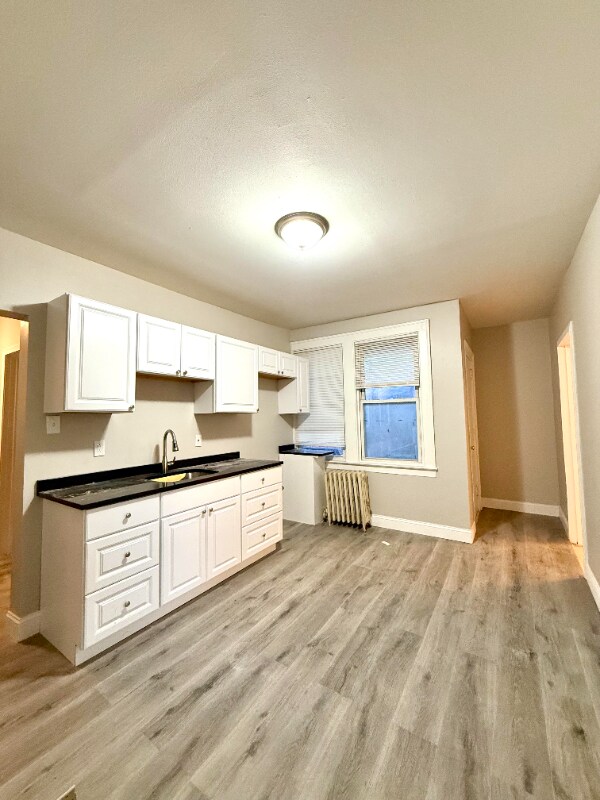 Building Photo - 9 Dorothy St