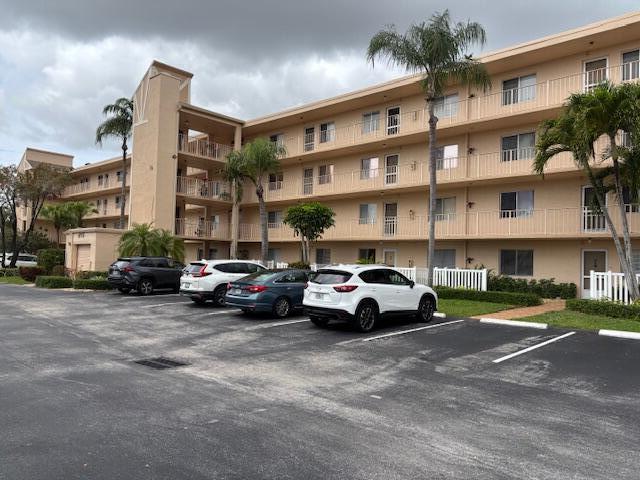 Building Photo - 6935 Huntington Ln Unit 205 Rental