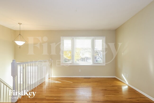 Photo - 923 Nottingham Ln