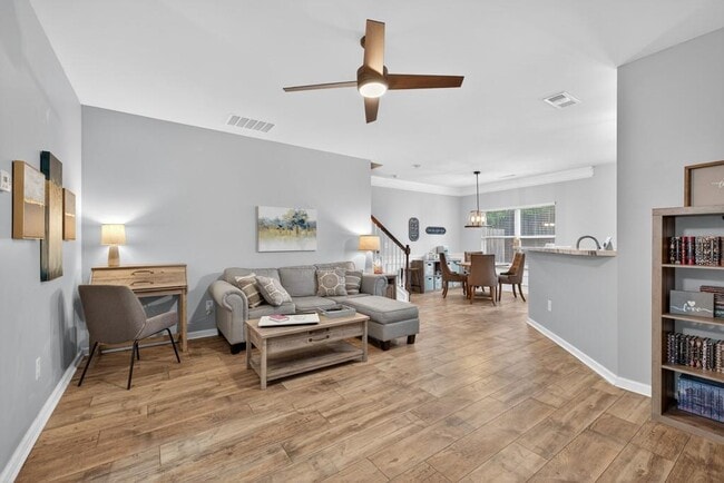 Photo - 256 Valley Xing