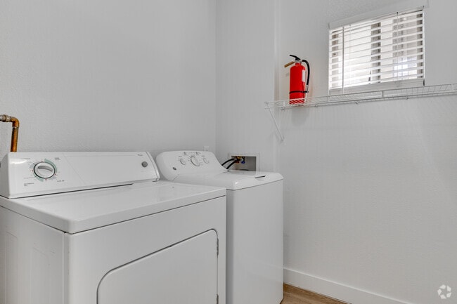 2BR, 2BA - 1068SF - Laundry Room