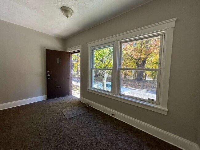 Photo - 896 Wheelock Rd