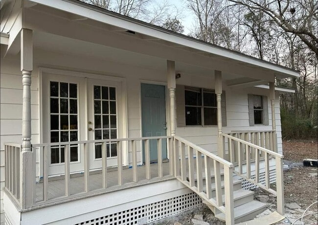 Building Photo - 617 Monroe St