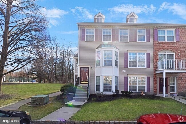 Building Photo - 2 Cheverny Ct Rental