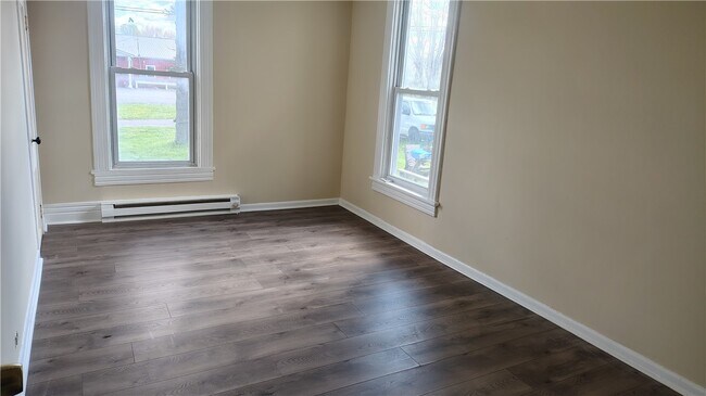 Photo - 1640 NY-7