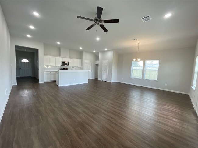 Photo - 1561 Rd 5728