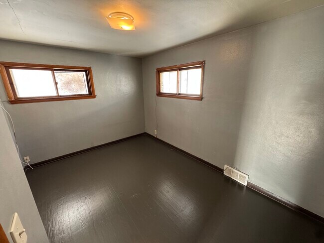 Photo - 5827 N 65th St