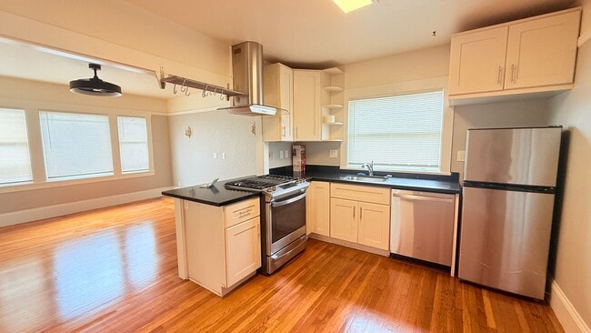 Photo - 1235 Broadway Unit B